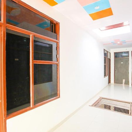 Oyo Flagship 62980 Shiva Residency Hotell Garhi Harsaru Exteriör bild