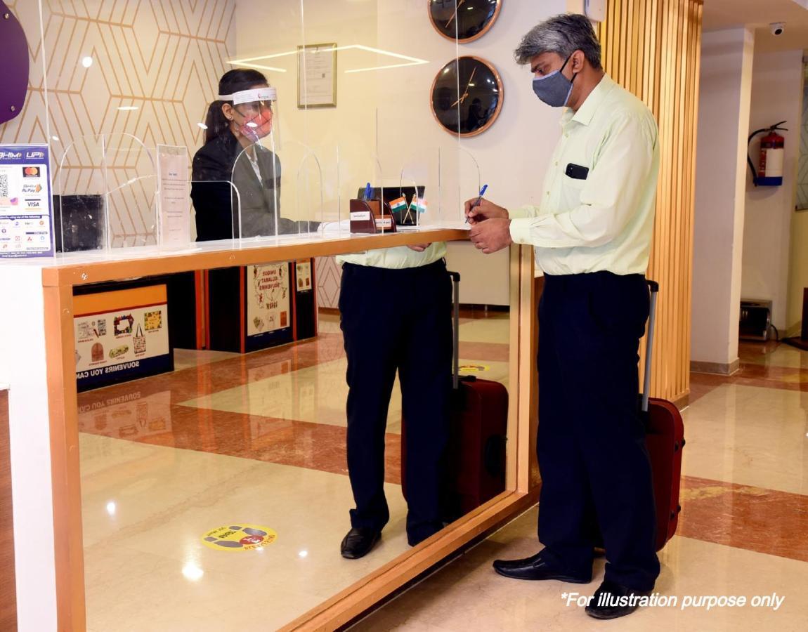 Oyo Flagship 62980 Shiva Residency Hotell Garhi Harsaru Exteriör bild