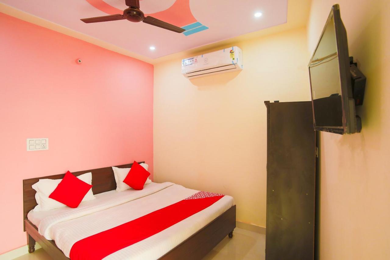 Oyo Flagship 62980 Shiva Residency Hotell Garhi Harsaru Exteriör bild